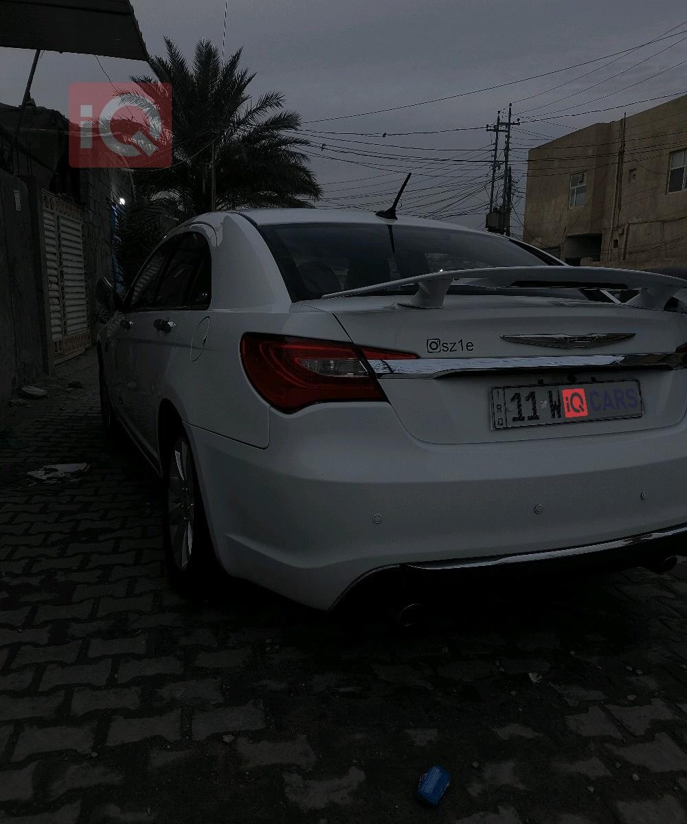 كرايسلر 200